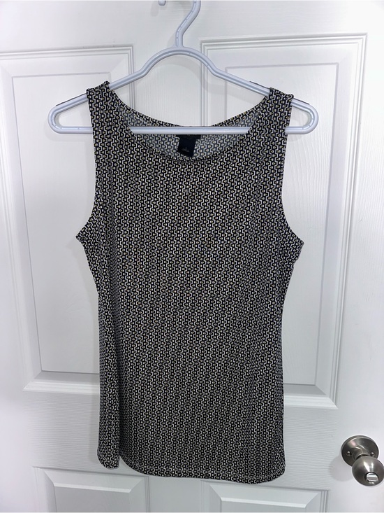 Ann Taylor Tops - Ann Taylor Black  yellow and White Geometric Sleeveless tank top  .